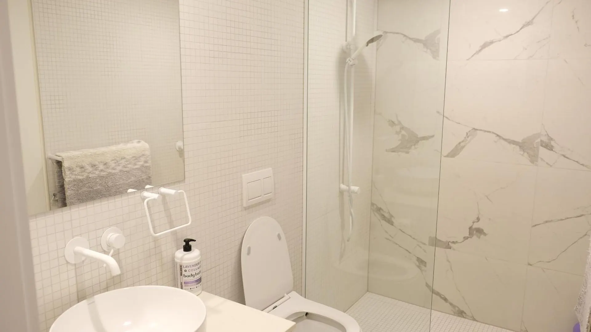 Cbd Japanese Retreat 2Br 1P Brekky Wifi Netflix Apartment Canberra